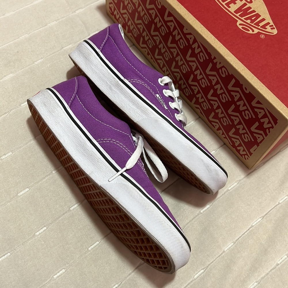 Vans - Picture 4 of 6